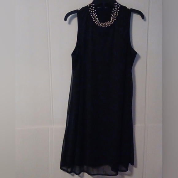 Nik And Nash Dresses & Skirts - Nik and Nash Elegant Black Sleeveless Dress Size L